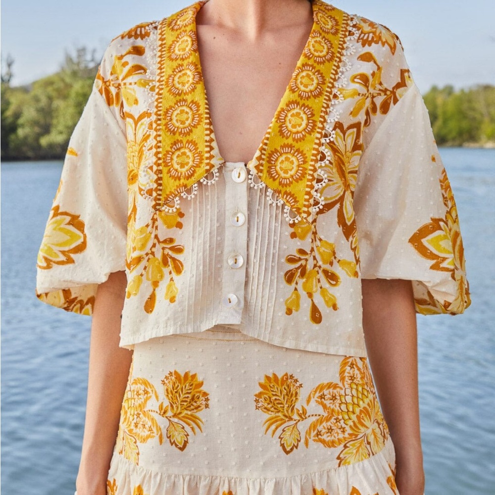 NWT FARM Rio Cream and Mustard Yellow Floral Cropped Button Blouse